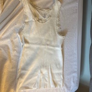 im selling a ronnie lace top from brandy melvile in great condition wore once